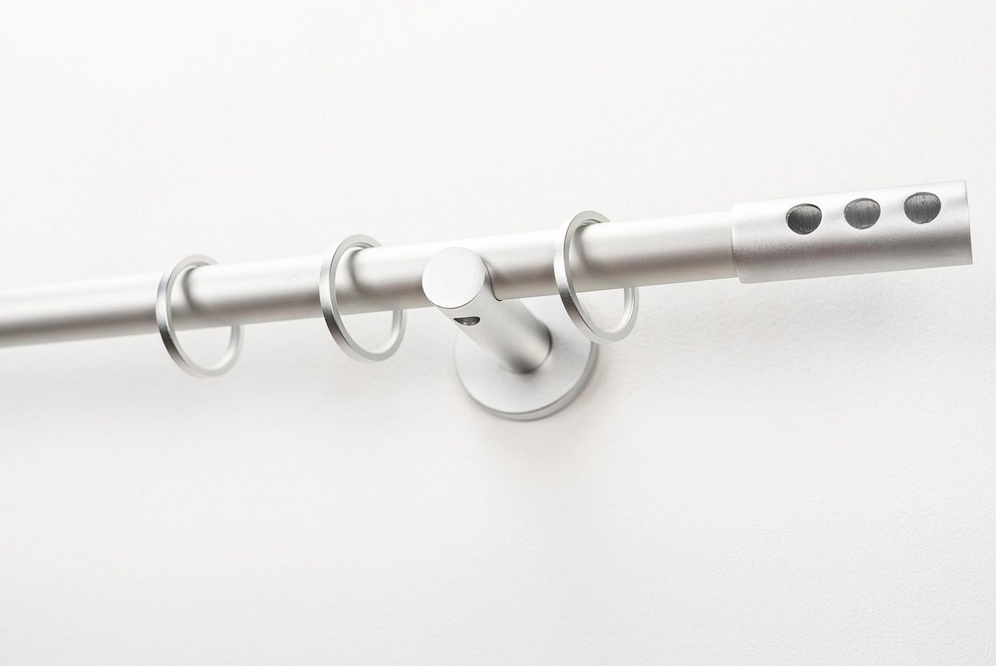 GARESA Gardinenstange EASY, Ø 20 mm, 1-läufig, Wunschmaßlänge, mit Bohren, verschraubt, Aluminium, Vorhanggarnitur, verlängerbar, Endk. mit 3 Löcher, Alu, m. Ringe GARESA Gardinenstange EASY, Ø 20 mm, 1-läufig, Wunschmaßlänge, mit Bohren, verschraubt, Aluminium, Vorhanggarnitur, verlängerbar, Endk. mit 3 Löcher, Alu, m. Ringe von GARESA