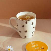 G Decor Bee Happy Tasse & Untersetzer Geschenk Set Gold Große Niedliche Keramiktasse Mit Passendem G Decor Bee Happy Tasse & Untersetzer Geschenk Set Gold Große Niedliche Keramiktasse Mit Passendem von GDecorLtd