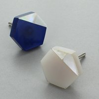 G Decor Stilvolle Sechseckige Harz Griffe Schrankknöpfe von GDecorLtd