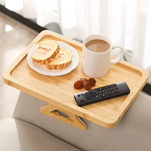GEHE Bamboo Couch Arm Table, Stable Sofa Arm Tray for Wide Couches Arm, Foldable Sofa Armrest Tray for Food/Drinks/Snacks/Phone/Remote Control, Sofa Armrest Clip Table for Small Spaces von GEHE