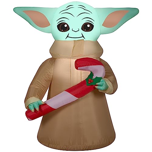 GEMMY Inflatable Child 3.5' für den Innen- und Außenbereich, Star Wars-Weihnachtsdeko, Braun, LED-Lichter, Grusliches Haus von GEMMY