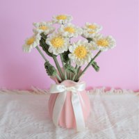Gehäkelter Gänseblümchen-Blumenstrauß, Gestrickte Immerwährende Blume, Gehäkelte Blumenarrangements, Weißer Gänseblümchen-Bündel von GFSISARTY