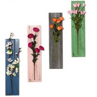 Hängendes Wanddekor Mit Led-Holzbrett Und Künstlichen Blumen von GGcreatory