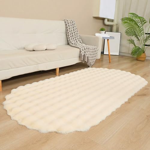 GIBZ Ovaler Plüschteppich für das Wohnzimmer, Weicher Zotteliger Teppich, rutschfest Kunstfellmatte für das Schlafzimmer, Beige, 60x90cm GIBZ Ovaler Plüschteppich für das Wohnzimmer, Weicher Zotteliger Teppich, rutschfest Kunstfellmatte für das Schlafzimmer, Beige, 60x90cm von GIBZ