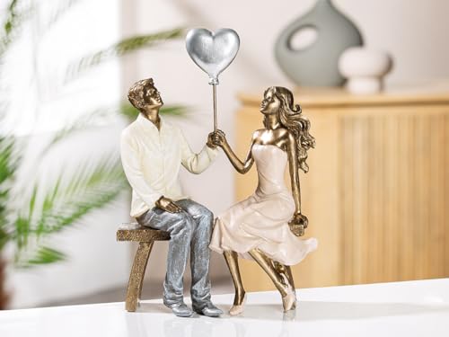 GILDE Deko Figur Paar Herz Ballon - Liebespaar auf Bank mit Herzballon Geschenk Dekoration Hochzeit - Farben: Weiß Bronze Grau - Höhe 24,5 cm von GILDE