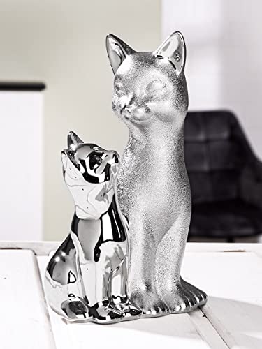 GILDE Porzellan Skulptur Katze silberfarben, glänzend und mit Oberflächenstruktur Katze mit Junges H: 21.60 cm B: 14.60 cm T: 11.30cm 32395 von GILDE