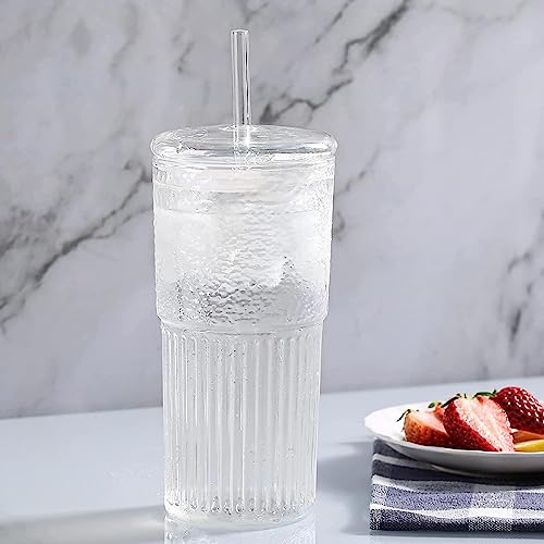 Eiskaffee Gläser, Vertikal Kaffee Gläser mit Deckel und Strohhalm 590ml, Gestreiften Glas Kaffeetassen Smoothie Iced Coffee Tasse, Transparent Gerippte Gläser für Kaffee Milch Saft Bubble Tee von GIMOCOOL
