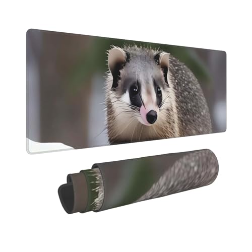 Großes Gaming-Mauspad, 30,5 x 80 cm, verlängertes XXL-Mauspad mit genähten Kanten, rutschfeste, lange Schreibtischunterlage mit Opossum im Schnee, Schreibtischunterlage für Tastatur, Zuhause, Büro Großes Gaming-Mauspad, 30,5 x 80 cm, verlängertes XXL-Mauspad mit genähten Kanten, rutschfeste, lange Schreibtischunterlage mit Opossum im Schnee, Schreibtischunterlage für Tastatur, Zuhause, Büro von GJHKSSVB