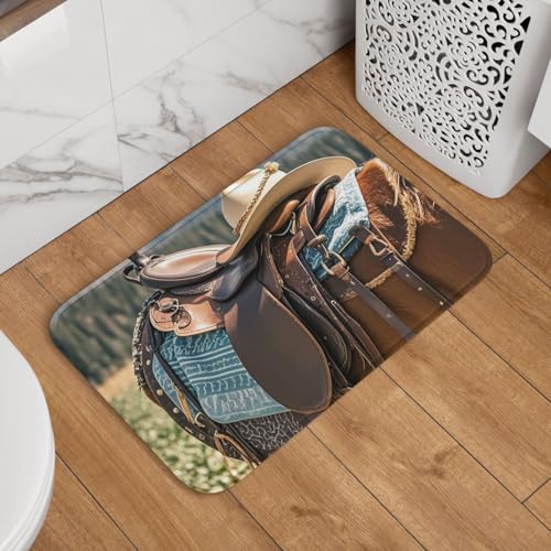 Pferde-Sattel mit Cowboyhut, Fußmatte, rutschfest, saugfähig, Badteppich, weich, waschbar, Bodenmatte, moderner Teppich für stilvolle Küche, Schlafzimmer, Badezimmer, Dekoration, 40,6 x 61 cm Pferde-Sattel mit Cowboyhut, Fußmatte, rutschfest, saugfähig, Badteppich, weich, waschbar, Bodenmatte, moderner Teppich für stilvolle Küche, Schlafzimmer, Badezimmer, Dekoration, 40,6 x 61 cm von GJHKSSVB