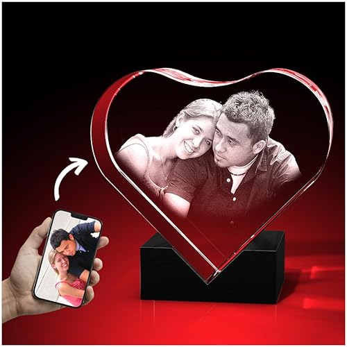 GLASFOTO.COM personalisiertes Glasfoto in Herzform mit Ihrem eigenen Bild mit Halterung – Kristallglas mit Innengravur als anpassbares Geschenk 58 x 58 x 30 mm von GLASFOTO.COM 3 DIMENSIONEN IM GLAS