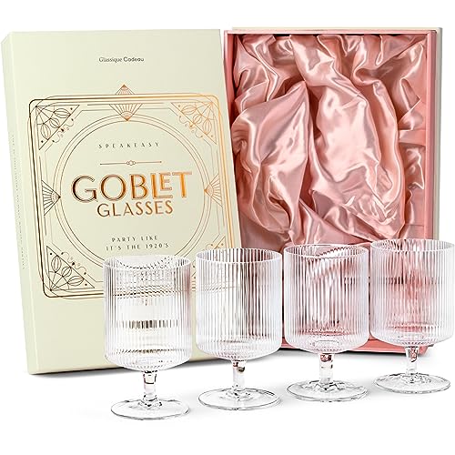 GLASSIQUE CADEAU Vintage Art Deco Gerippte Kristall Gin Cocktailgläser mit Stiel | 4er set | 300 ml Geriffelte Ausgefallene Kelch Trinkgläser für Cocktails von GLASSIQUE CADEAU