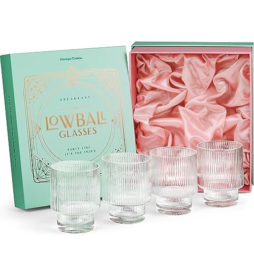 GLASSIQUE CADEAU Vintage Art Deco Gerippte Kristall Gin, Rum, Wodka Cocktailgläser | 4er Set | 340 ml Geriffelte Stapelbare Trinkgläser für Cocktails | Ausgefallene Kristallgläser Geschenkset von GLASSIQUE CADEAU