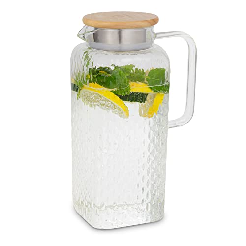 GLASWERK Glaskaraffe mit Deckel (1,9L) und Sieb im Ausguss - Wasserkrug mit Deckel - Karaffe Glas mit Deckel aus stabilem Borosilikatglas, Wasserkaraffe, Gluggle Jug, Glas Karaffe von GLASWERK