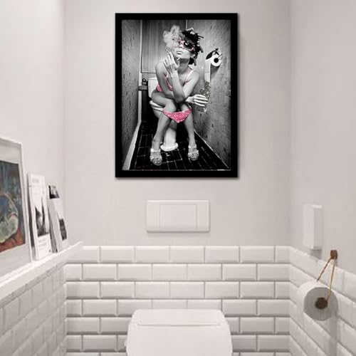 Bild Toilette,Sexy Frau auf Toilette mit Rauchen und Trinken,Kunstdruck Poster wc deko, Wanddeko Schwarz & Weiß, modern Bilder Bad Badezimmer(A,50 * 70cm) von GMVVAC