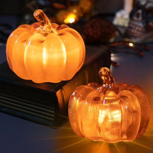 GOEDCH Halloween Kürbis Deko: 2 Stück Herbstdeko Mit LED Licht, Nachtlicht Lampe Batteriebetriebene Für Erntedankfest Weihnachten Tischdeko (7 x 7 x 7 cm) von GOEDCH