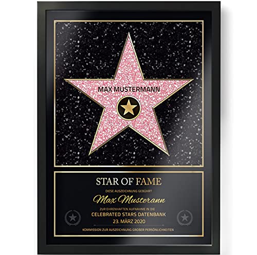 GOODS+GADGETS Persönlicher Hollywood Stern Walk of Fame Stil - Star of Fame Urkunde mit Name und Holzrahmen Personalisiert mit Namen und Datum Wanddeko mit Bilderrahmen (DIN A4-21 x 30 cm) von GOODS+GADGETS