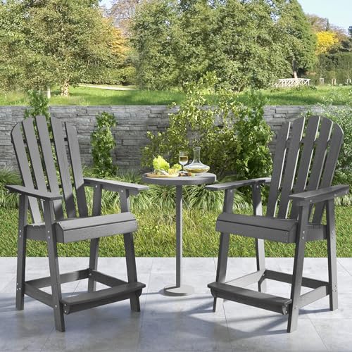 GOPLUS Hoher Adirondack Stuhl, wetterfester Barhocker aus HDPE, Barstuhl mit schräger Hochlehne & Armlehne & Fußstütze, Balkonstuhl mit Holzimitat-Design, Barhocker für Garten & Pool (Grau) von GOPLUS