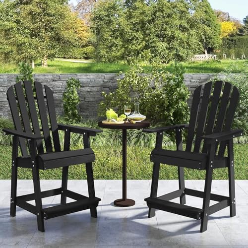 GOPLUS Hoher Adirondack Stuhl, wetterfester Barhocker aus HDPE, Barstuhl mit schräger Hochlehne & Armlehne & Fußstütze, Balkonstuhl mit Holzimitat-Design, Barhocker für Garten & Pool (Schwarz) von GOPLUS