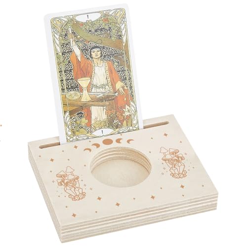 GORGECRAFT Tarotkartenständer Aus Holz 10 x 8cm Geschnitztes Pilz Mond Stern Muster Teelicht Wahrsagekarten Ständerhalter Für Hexen Wicca Altardekoration Leseetui GORGECRAFT Tarotkartenständer Aus Holz 10 x 8cm Geschnitztes Pilz Mond Stern Muster Teelicht Wahrsagekarten Ständerhalter Für Hexen Wicca Altardekoration Leseetui von GORGECRAFT