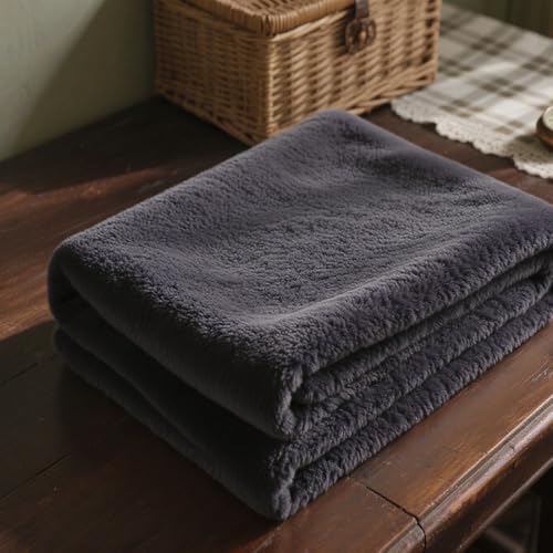 GOUTUI Flanell Decke 70 x 200 cm Weich & Waschbar Kuscheldecke Flauschig Decke Geeignet für Alle Jahreszeiten für Sofa Schlafzimmer, Dunkelgrau von GOUTUI