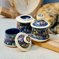 Herbst Dekoratives Glas Mit Deckel; Farbenfroher Keramik Vorratstopf von GOceramics