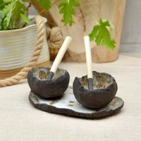 Rustikales Salz Und Pfeffer Set Aus Schwarzem Ton von GOceramics