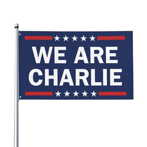 Wir sind Charlie Kirk Flagge 3x5 Held Charlie Kirk Flaggen Banner mit Ösen für Indoor Outdoor Rasen Hof Garten Dekorat Wir sind Charlie Kirk Flagge 3x5 Held Charlie Kirk Flaggen Banner mit Ösen für Indoor Outdoor Rasen Hof Garten Dekorat von GQWJKSZ