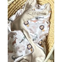 Einen Namen Sticken Ist Kostenlos Babydecke Kuscheldecke Fleece Hellbeige Löwe Jungle Afrika Elefant Pflanze Baby Kinderwagendecke Einen Namen Sticken Ist Kostenlos Babydecke Kuscheldecke Fleece Hellbeige Löwe Jungle Afrika Elefant Pflanze Baby Kinderwagendecke von GQhobby