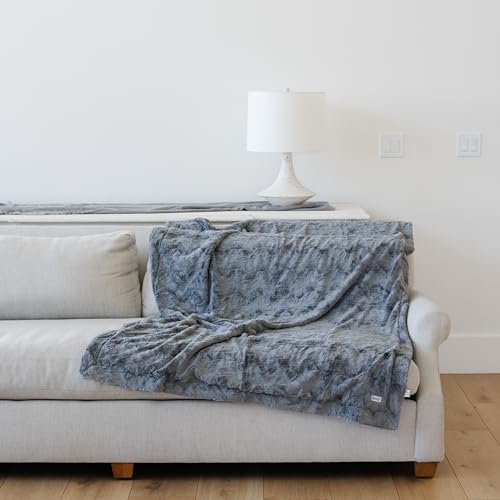 GRACED SOFT LUXURIES Weichste warme, Elegante, gemütliche Kunstfell-Überwurfdecke (einfarbig, grau, Größe L 127 x 152,4 cm) von GRACED SOFT LUXURIES