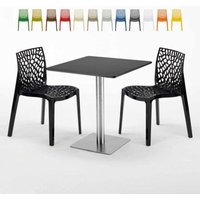Schwarz Tisch Quadratisch 70x70 cm mit 2 Bunten Stühlen Gruvyer Rum Raisin Schwarz Tisch Quadratisch 70x70 cm mit 2 Bunten Stühlen Gruvyer Rum Raisin von GRAND SOLEIL
