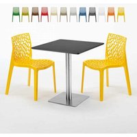 Schwarz Tisch Quadratisch 70x70 cm mit 2 Bunten Stühlen Gruvyer Rum Raisin Schwarz Tisch Quadratisch 70x70 cm mit 2 Bunten Stühlen Gruvyer Rum Raisin von GRAND SOLEIL