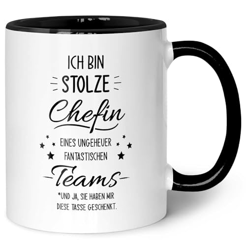 Bedruckte Tasse mit Spruch - Stolze Chefin - Lustige Geschenke für Büro Arbeit - Geschenk für Kollegin Chefin Boss zum Valentinstag Weihnachten - für Sie - Farbe: Schwarz & Weiß von GRAVURZEILE