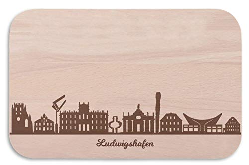 Frühstücksbrettchen Ludwigshafen mit Skyline Gravur - Brotzeitbrett & Geschenk für Ludwigshafen Stadtverliebte & Fans - ideal auch als Souvenir von GRAVURZEILE