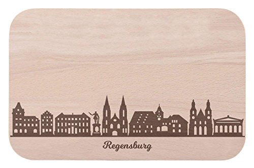 Frühstücksbrettchen Regensburg mit Skyline Gravur - Brotzeitbrett & Geschenk für Regensburg Stadtverliebte & Fans - ideal auch als Souvenir von GRAVURZEILE