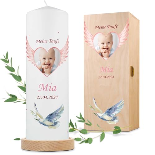 GRAVURZEILE Bedruckte Kerze - Flügelherz - Baby Fotokerze zur Taufe - Taufkerze mit eigenem Foto - Personalisiert mit Namen, Datum & Bild - Hochwertige Stumpenkerze 250/80 mm - Farbe: Rosa von GRAVURZEILE