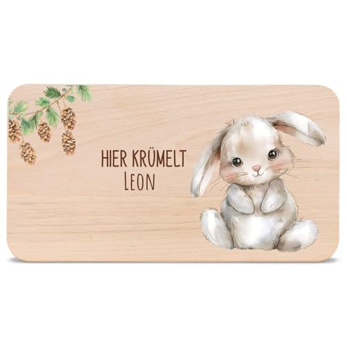 GRAVURZEILE - Bedrucktes Frühstücksbrettchen aus Holz - Hier Krümelt Hase - Personalisiert mit Namen - Geschenk für Kinder - Lebensmittelechter, umweltfreundlich Druck (GreenGuard Gold) von GRAVURZEILE