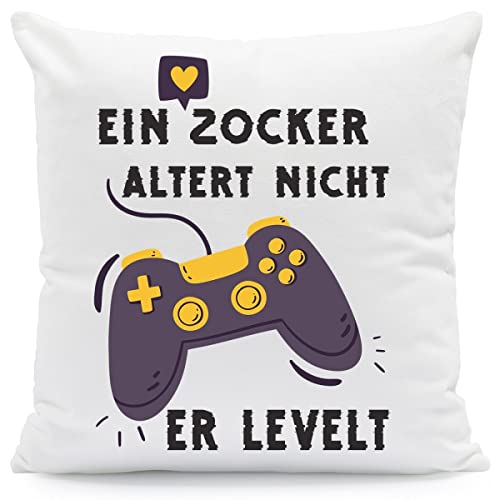GRAVURZEILE Bedrucktes Kissen mit Spruch - EIN Zocker altert Nicht er levelt - bedruckter Bezug mit Reißverschluss - Geschenk für Gamer & Zocker als Gaming Deko - Farbe: mit Füllung von GRAVURZEILE