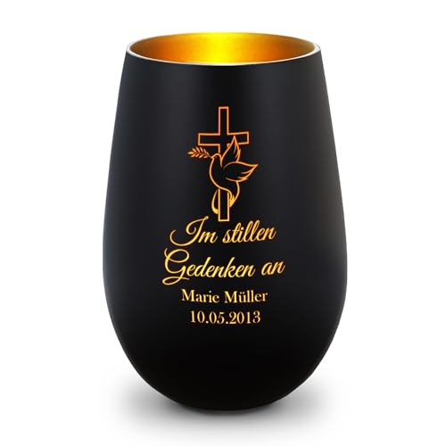 GRAVURZEILE Deko Windlicht aus Glas mit Gravur - Im Stillen Gedenken - Personalisiert mit Namen & Datum - Grabschmuck und Grabkerze - Trauerlicht zur Beerdigung oder als Andenken - Schwarz/Gold von GRAVURZEILE