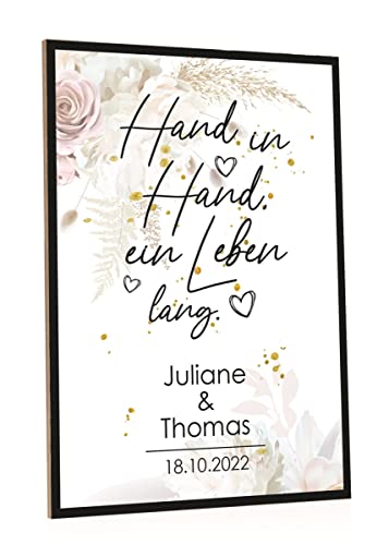 GRAVURZEILE Holzschild mit Spruch - Hand in Hand - Personalisiert mit Namen & Datum - Kunstdrucke auf Holz - Wand Dekoration für Sie & Ihn - Geschenk zur Hochzeit Valentinstag - Farbe: Pastel Rosen von GRAVURZEILE