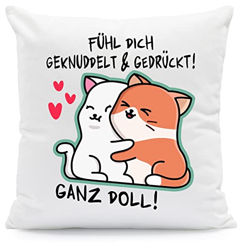 GRAVURZEILE Kissen mit Spruch - Fühl Dich geknuddelt und gedrückt! Ganz Doll - Geschenk für Freund Freundin Partner zum Geburtstag Weihnachten Valentinstag - Für Sie & Ihn - Farbe: mit Füllung von GRAVURZEILE