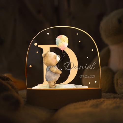 GRAVURZEILE Personalisiertes LED Nachtlicht für Kinder - Initial Tiere Bär - Personalisiert mit Namen & Datum - Tischlampe für Baby - Geschenk zur Geburt, Taufe & Geburtstag für Jungen & Mädchen von GRAVURZEILE