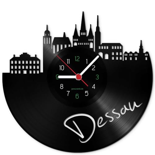 GRAVURZEILE Schallplattenuhr - Skyline Dessau - Wanduhr aus gegossenem Vinyl mit Stadt Skyline 30 cm - Upcycling Design-Uhr Wand-Deko Vintage Wand-Dekoration Retro-Uhr - Made in Germany von GRAVURZEILE