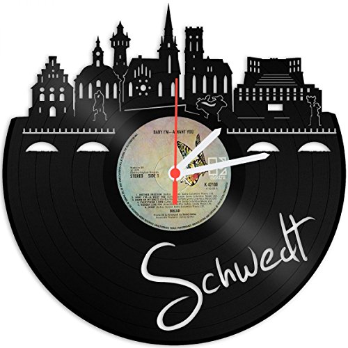 GRAVURZEILE Schallplattenuhr - Skyline Schwedt - Wanduhr aus gegossenem Vinyl mit Stadt Skyline 30 cm - Upcycling Design-Uhr Wand-Deko Vintage-Uhr Wand-Dekoration Retro-Uhr - Made in Germany von GRAVURZEILE