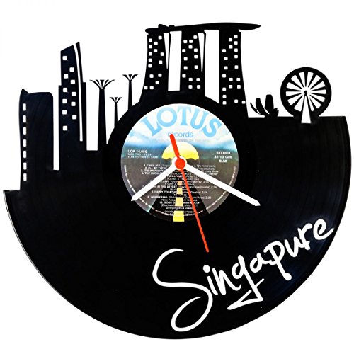 GRAVURZEILE Schallplattenuhr - Skyline Singapur - Wanduhr aus gegossenem Vinyl mit Stadt Skyline 30 cm - Upcycling Design-Uhr Wand-Deko Vintage-Uhr Wand-Dekoration Retro-Uhr - Made in Germany von GRAVURZEILE