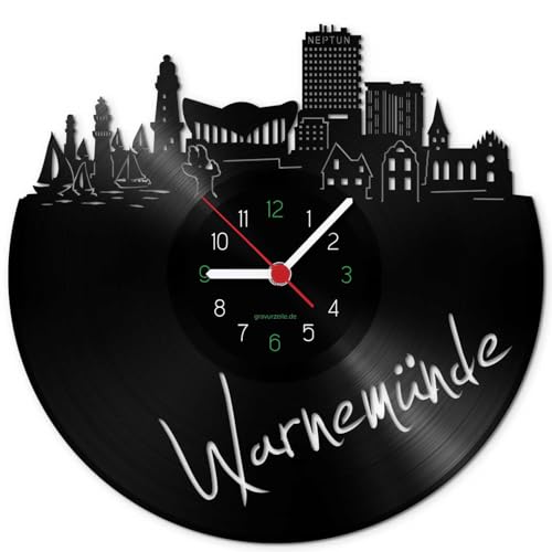GRAVURZEILE Schallplattenuhr - Skyline Warnemünde - Wanduhr aus gegossenem Vinyl mit Stadt Skyline - 30 cm - Upcycling Designer Uhr - Moderne Wanduhr im Retro Vintage Style - Made in Germany von GRAVURZEILE
