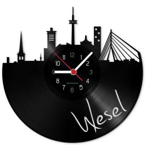 GRAVURZEILE Schallplattenuhr - Skyline Wesel - Wanduhr aus gegossenem Vinyl mit Stadt Skyline 30 cm - Upcycling Design-Uhr Wand-Deko Vintage Wand-Dekoration Retro-Uhr - Made in Germany von GRAVURZEILE
