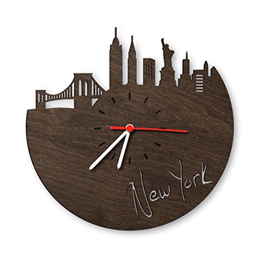 GRAVURZEILE Skyline New York Wanduhr aus geräuchertem Eichen-Holz - Design Uhr aus Echtholz - Originelle Wanduhr im Skyline Design - aus Naturholz Eiche - Made in Germany - Farbe: geräucherte Eiche von GRAVURZEILE