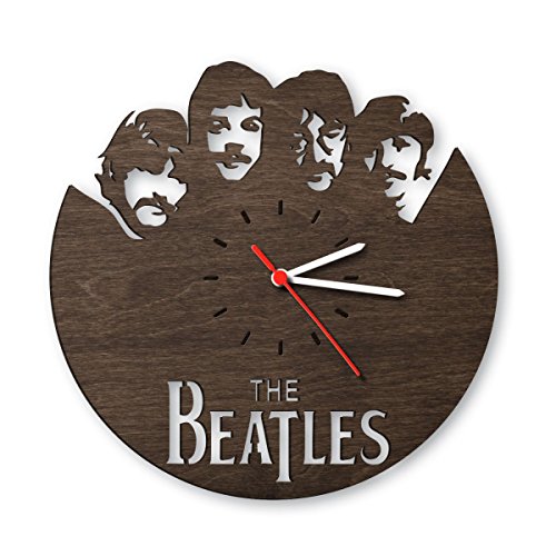 GRAVURZEILE The Beatles Wanduhr aus Eichen-Holz geräuchert Design Uhr aus Echtholz Wand-Deko Originelle Wand-Uhr Moderne Wand-Uhr im Skyline Design Wand-Dekoration aus Natur-Holz von GRAVURZEILE