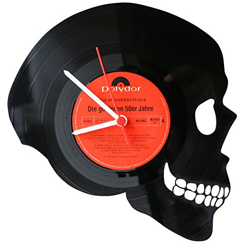 GRAVURZEILE Wanduhr aus Vinyl - Totenkopf Upcycling Design - Handmade Vintage-Uhr - Wanddekoration im Retro-Design für Gruselfans - Geschenk für Sie & Ihn - Made in Germany von GRAVURZEILE