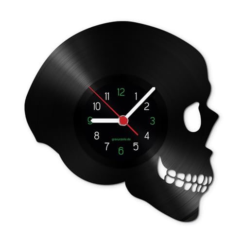 GRAVURZEILE Wanduhr aus Vinyl - Totenkopf Upcycling Design - Handmade Vintage-Uhr - Wanddekoration im Retro-Design für Gruselfans - Geschenk für Sie & Ihn - Made in Germany von GRAVURZEILE